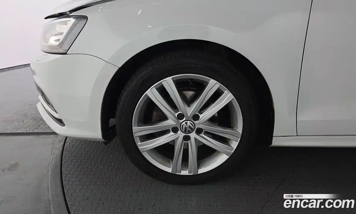 Volkswagen Jetta 2015 2.0 Автомат в Москве № 277545, фото 5