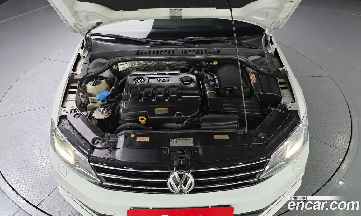 Volkswagen Jetta 2015 2.0 Автомат в Москве № 277545, фото 6