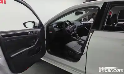 Volkswagen Jetta 2015 2.0 Автомат в Москве № 277545, миниатюра 10