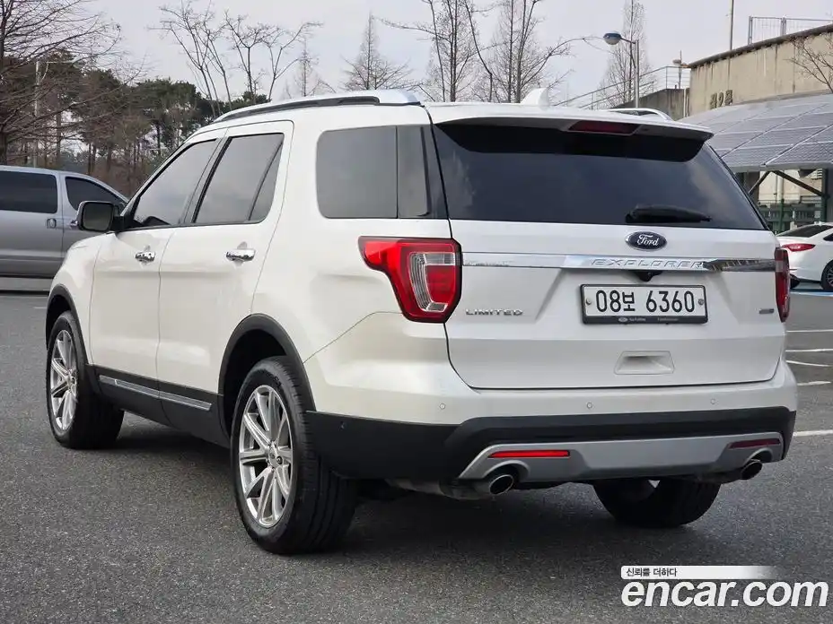 Ford Explorer 2017 2.3 Автомат в Москве № 282139, фото 3