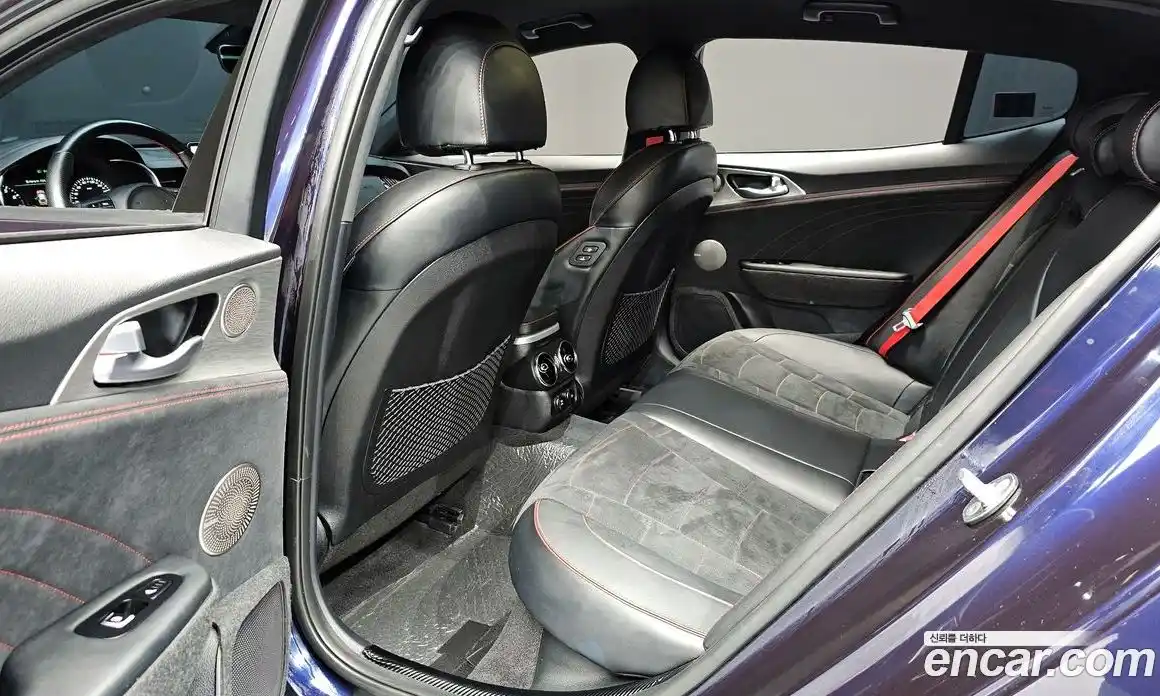 Kia Stinger 2023 3.3 Автомат в Москве № 288204, фото 12