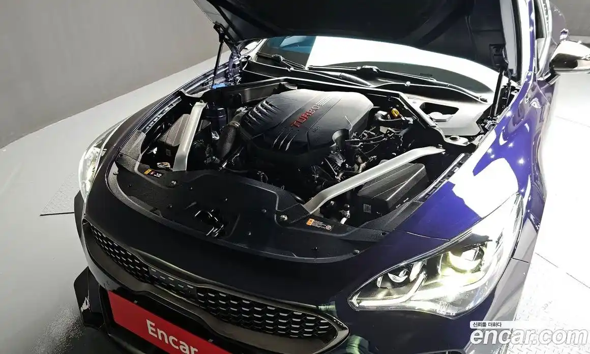 Kia Stinger 2023 3.3 Автомат в Москве № 288204, фото 3