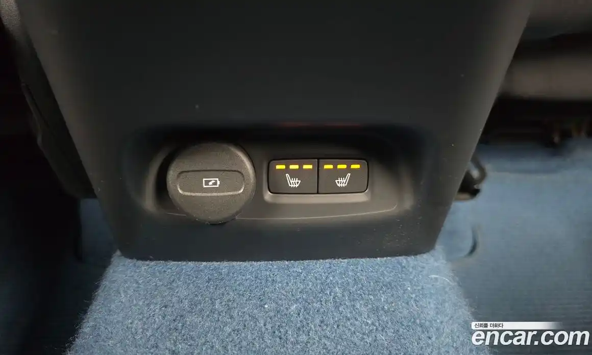 Volvo C40 2023 0.2 Автомат в Москве № 293807, фото 13