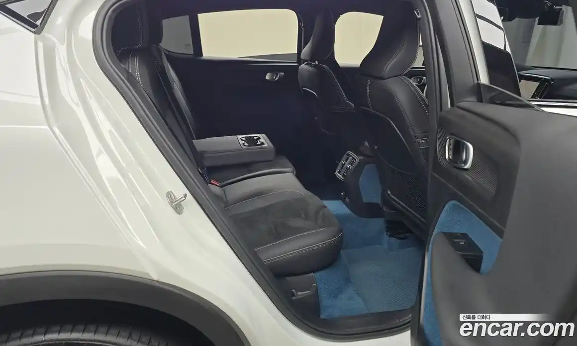 Volvo C40 2023 0.2 Автомат в Москве № 293807, фото 4