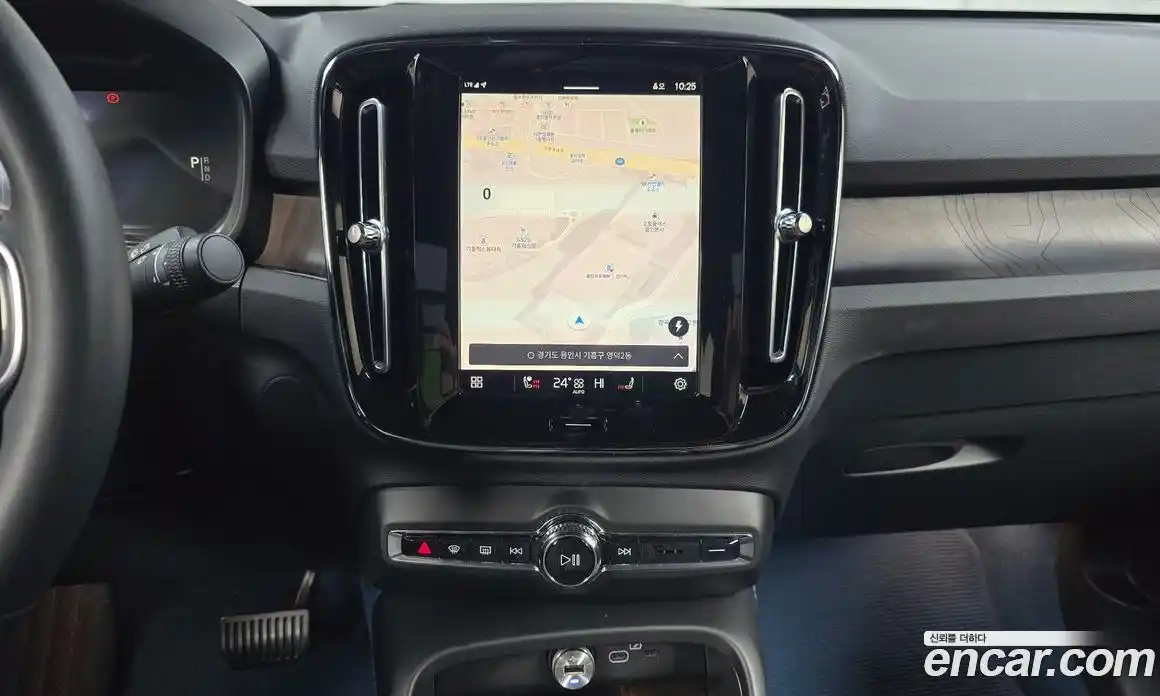 Volvo C40 2023 0.2 Автомат в Москве № 293807, фото 5