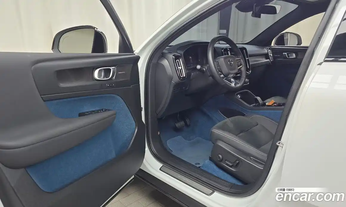 Volvo C40 2023 0.2 Автомат в Москве № 293807, фото 9