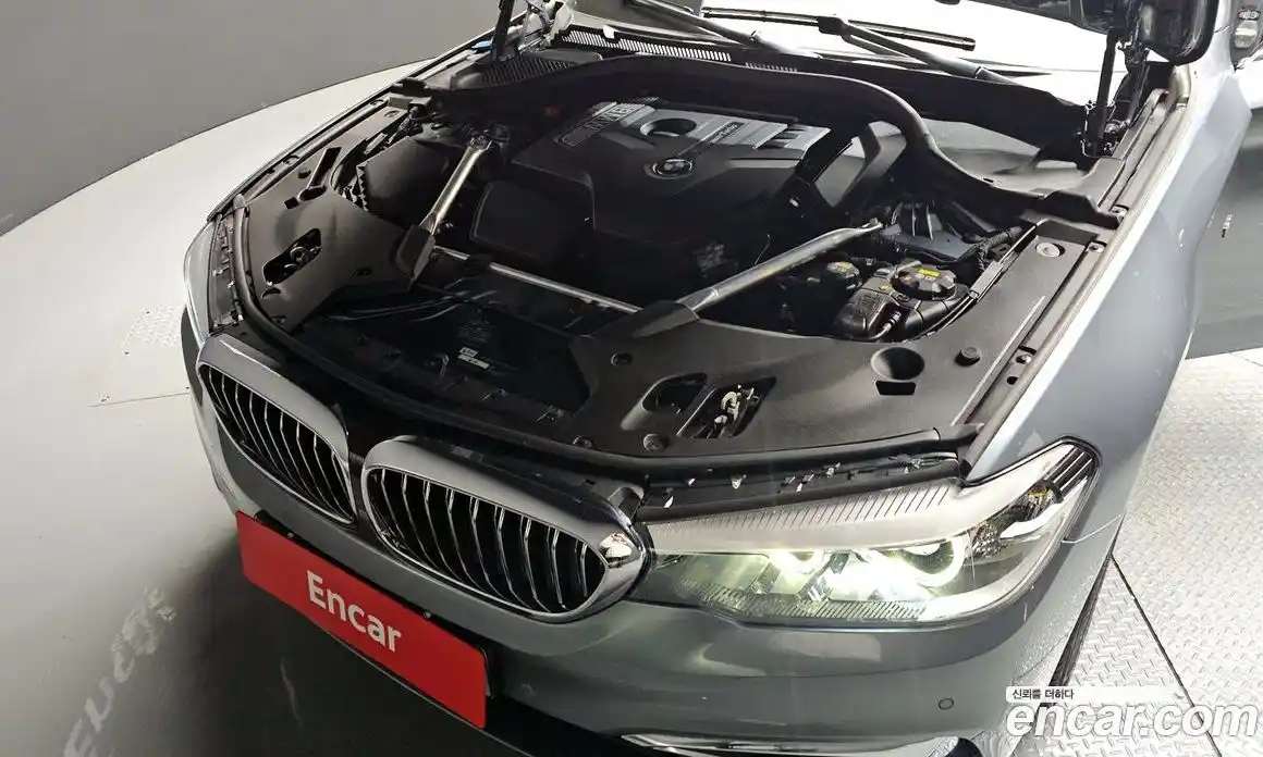 BMW 5-Series 2018 2.0 Автомат в Москве № 304756, фото 1