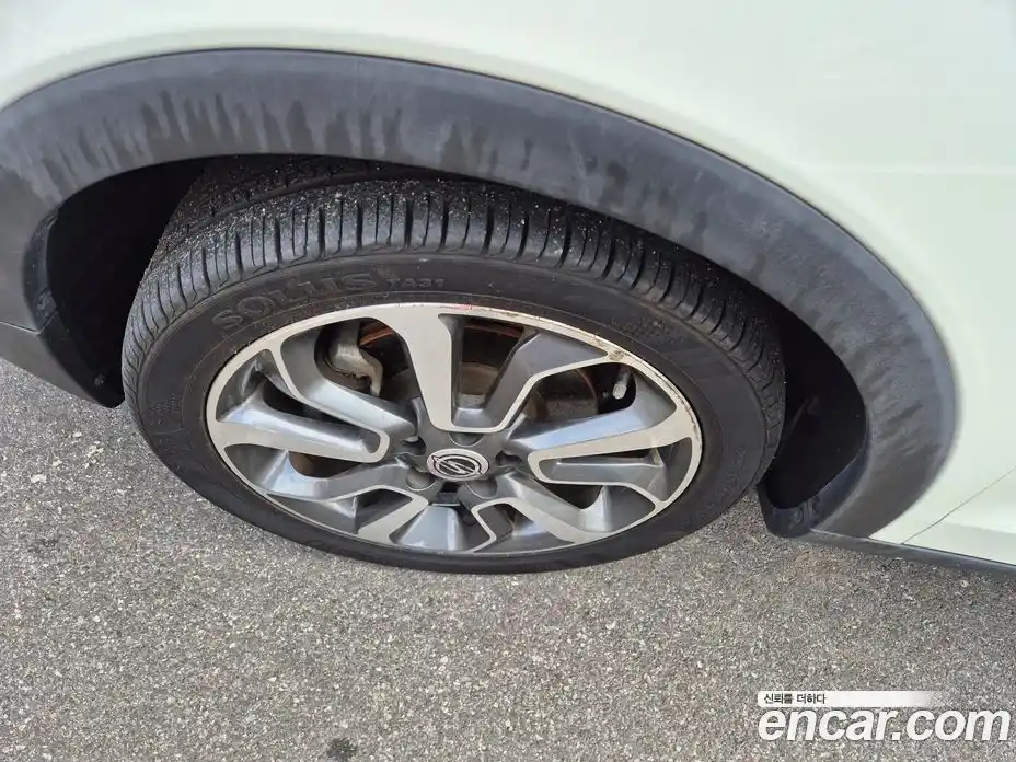 SsangYong TIBOLI 2016 1.6 Автомат в Москве № 310830, фото 6