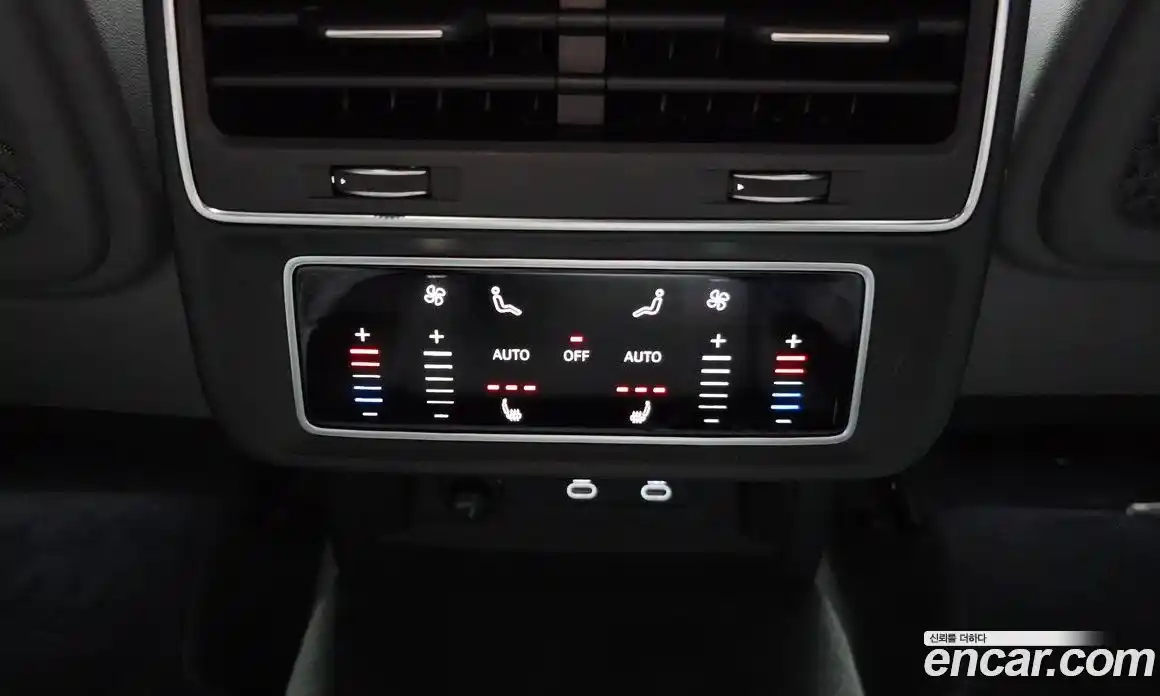 Audi Q8 2023 3.0 Автомат в Москве № 325269, фото 19