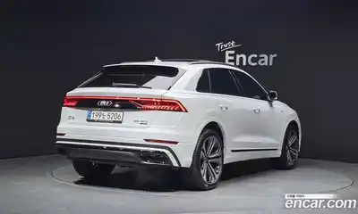 Audi Q8 2023 3.0 Автомат в Москве № 325269, миниатюра 2