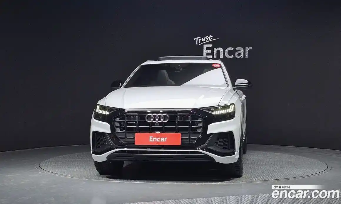Audi Q8 2023 3.0 Автомат в Москве № 325269, фото 3