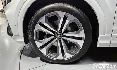 Audi Q8 2023 3.0 Автомат в Москве № 325269, миниатюра 5