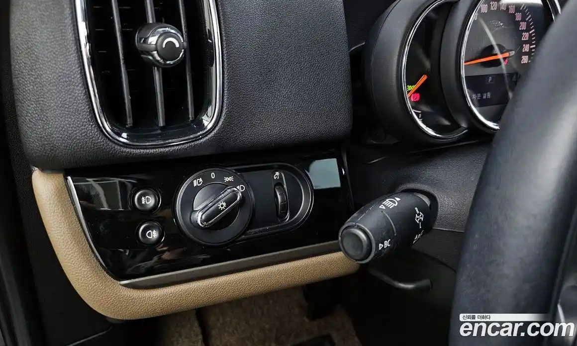 Mini Countryman 2018 2.0 Автомат в Москве № 328991, фото 16