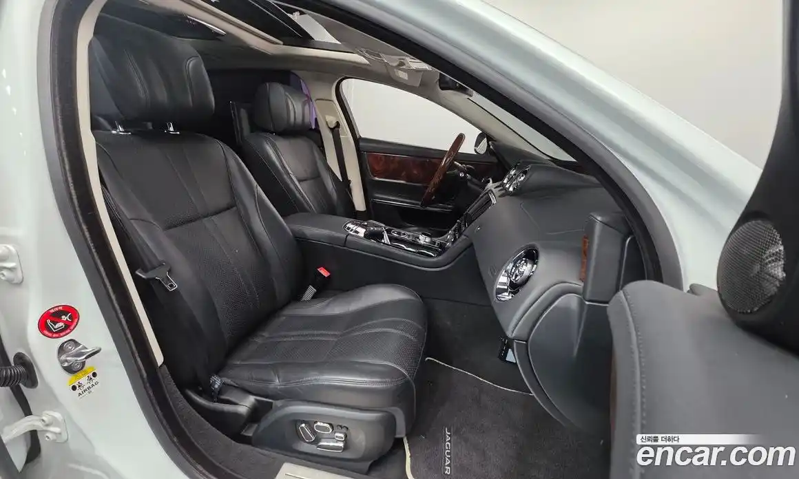 Jaguar XJ 2014 3.0 Автомат в Москве № 331540, фото 13
