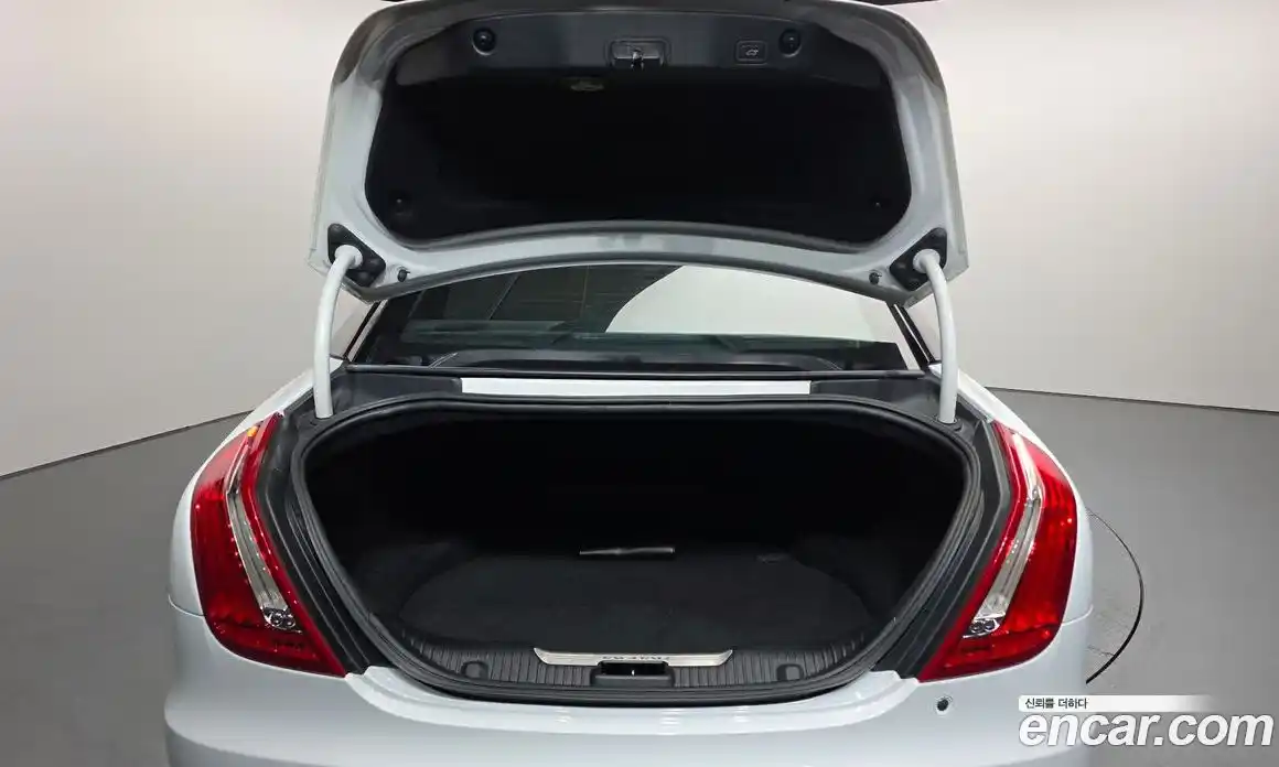 Jaguar XJ 2014 3.0 Автомат в Москве № 331540, фото 4