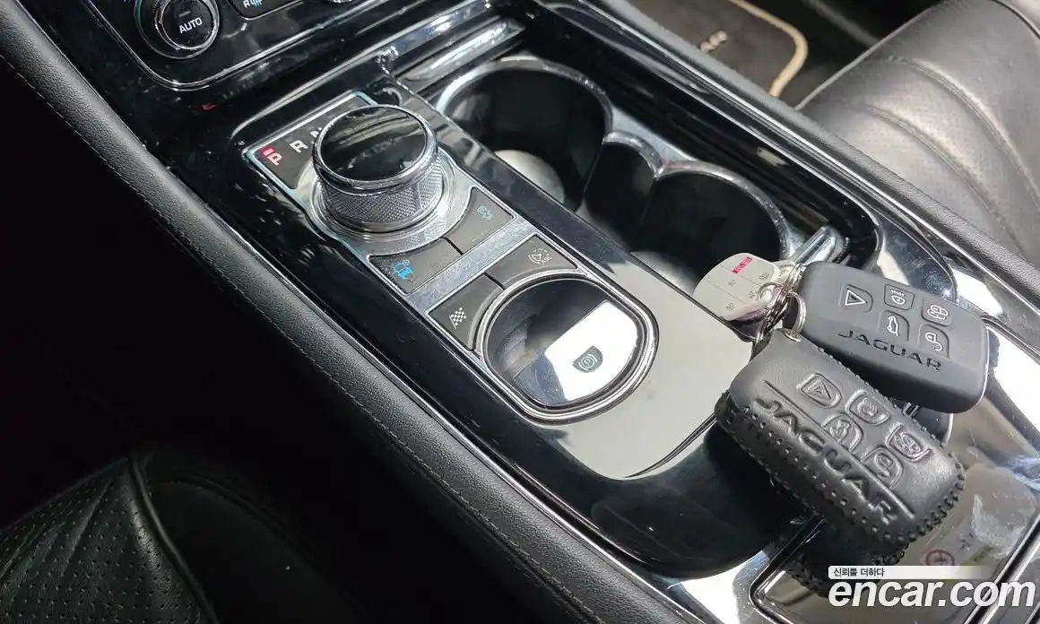 Jaguar XJ 2014 3.0 Автомат в Москве № 331540, фото 8