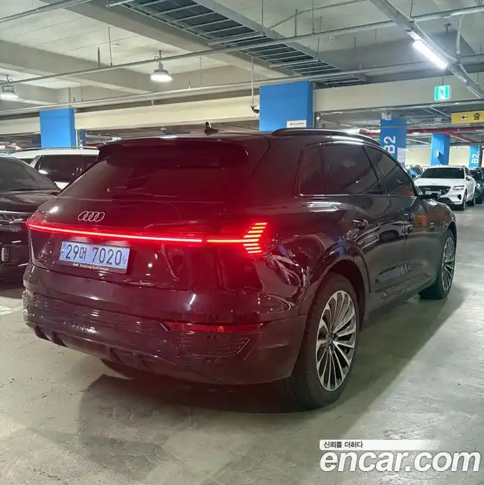 Audi Q8 e-tron 2024 0.1 Автомат в Москве № 373381, фото 4