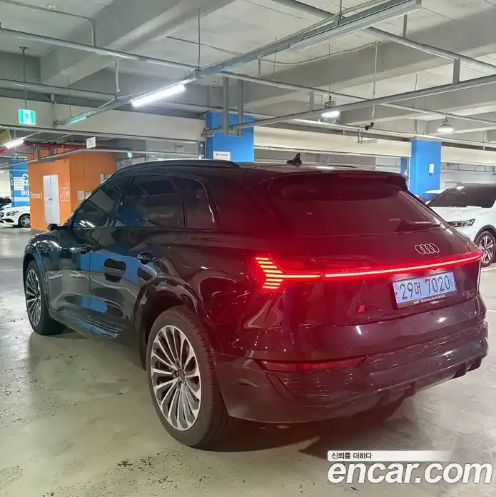 Audi Q8 e-tron 2024 0.1 Автомат в Москве № 373381, фото 6