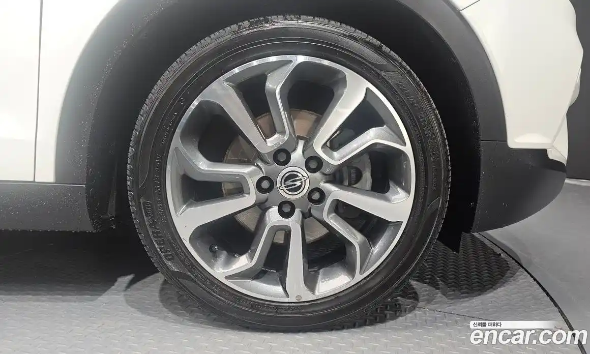 SsangYong TIBOLI 2016 1.6 Автомат в Москве № 388933, фото 5