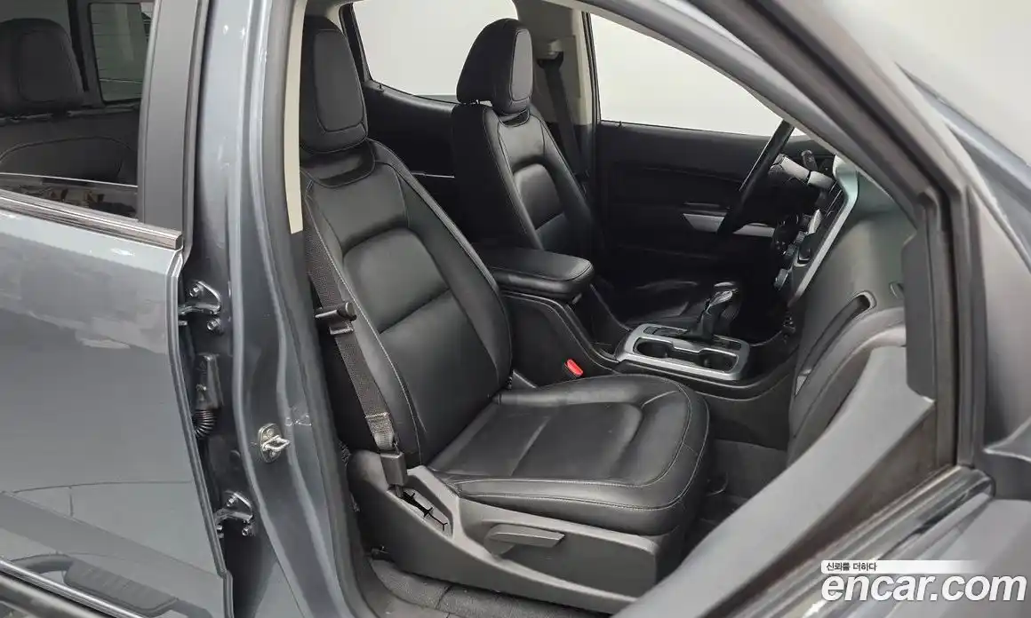 Chevrolet Colorado 2022 3.6 Автомат в Москве № 39050, фото 17