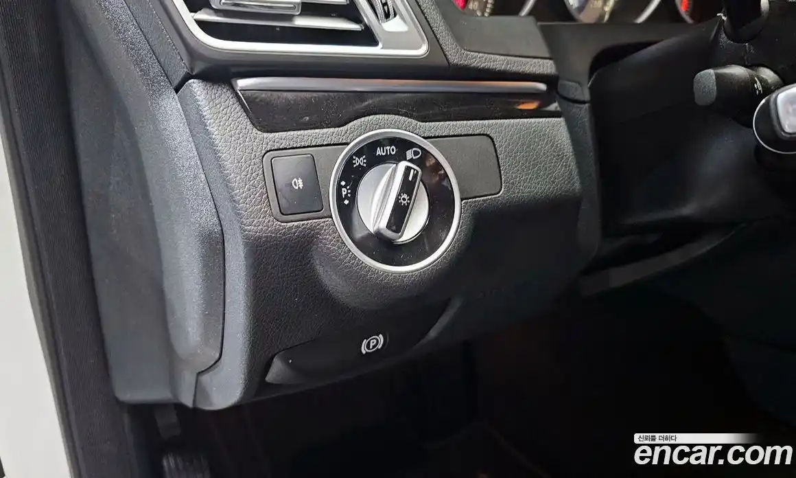 Mercedes-Benz E-Class 2017 2.0 Автомат в Москве № 390978, фото 17