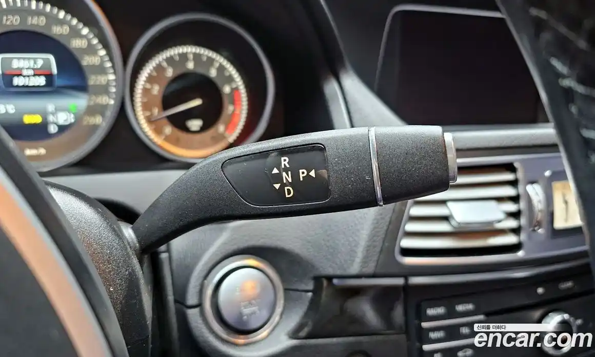 Mercedes-Benz E-Class 2017 2.0 Автомат в Москве № 390978, фото 9