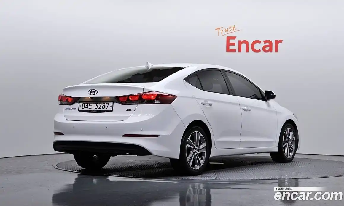 Hyundai Avante 2017 1.6 Автомат в Москве № 48694, фото 16