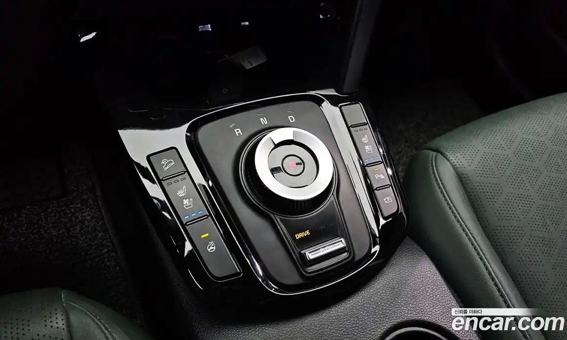 Kia Seltos 2023 1.6 Автомат в Москве № 50288, фото 3