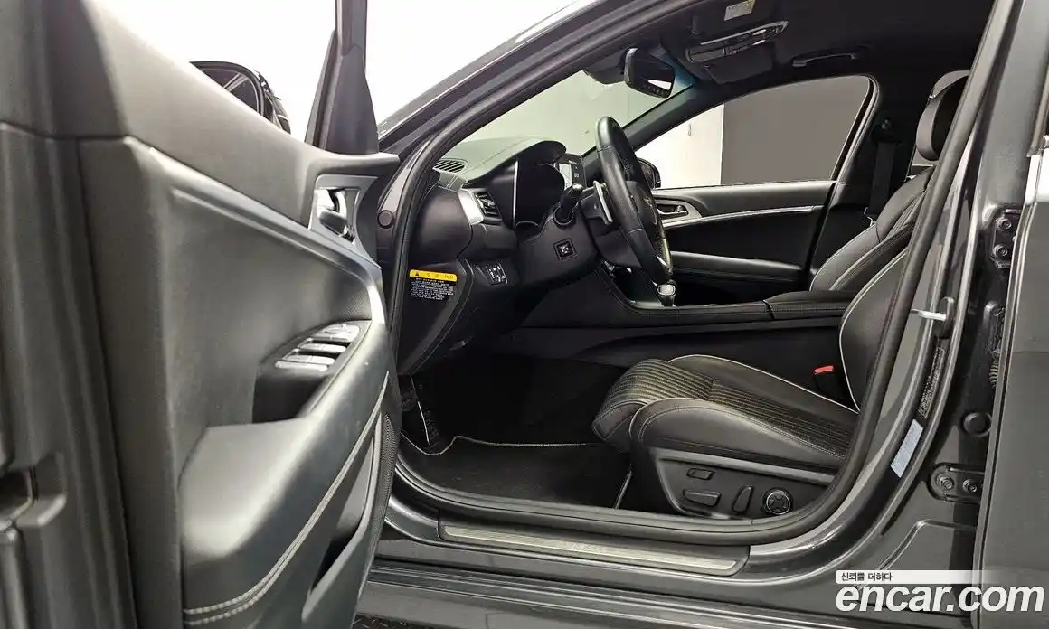 Genesis G70 2018 2.0 Автомат в Москве № 81478, фото 11