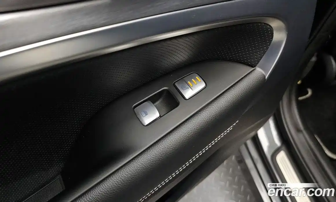 Genesis G70 2018 2.0 Автомат в Москве № 81478, фото 17