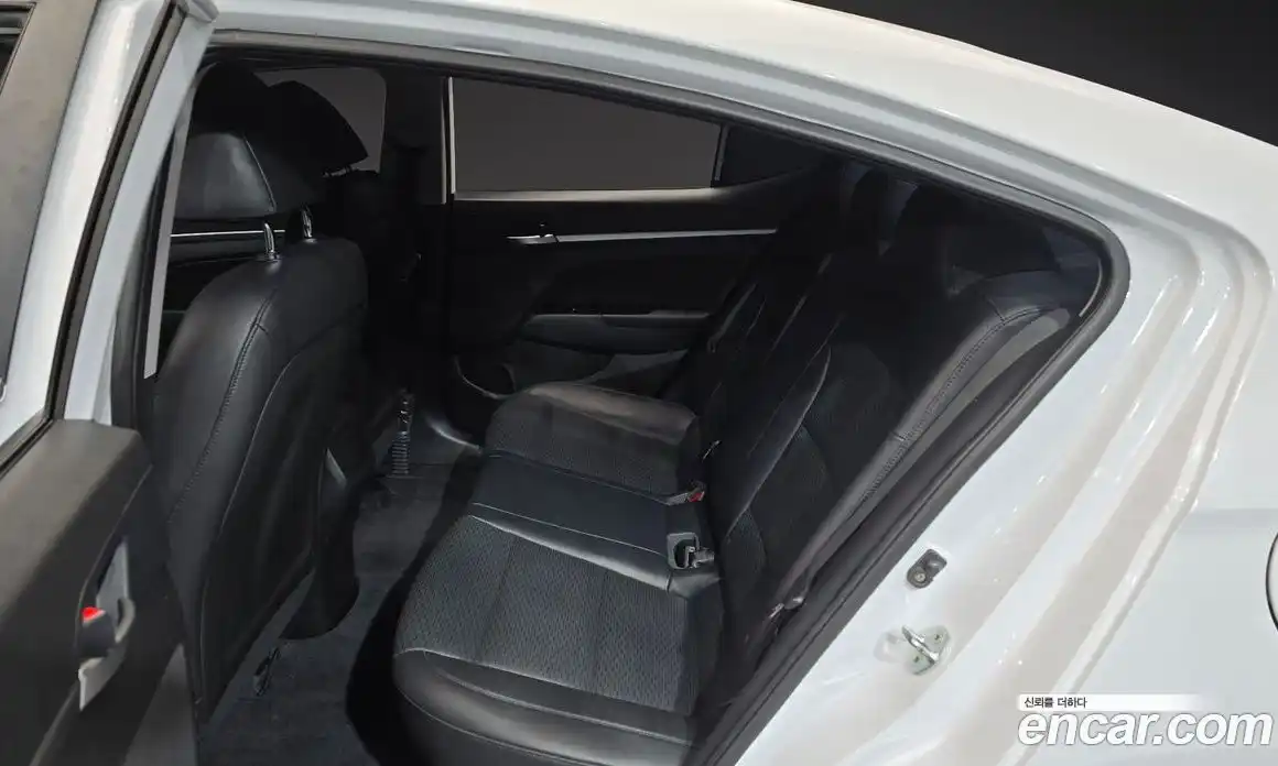 Hyundai Avante 2020 1.6 Автомат в Москве № 86692, фото 3