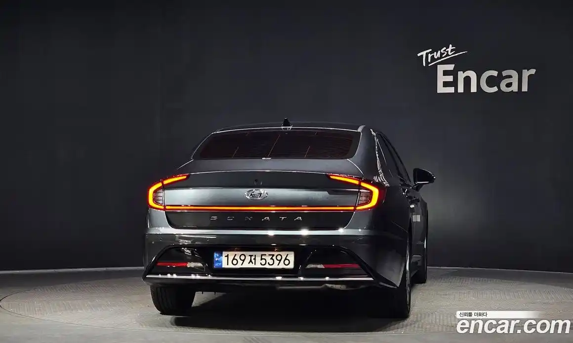 Hyundai Sonata 2023 2.0 Автомат в Москве № 8914, фото 2