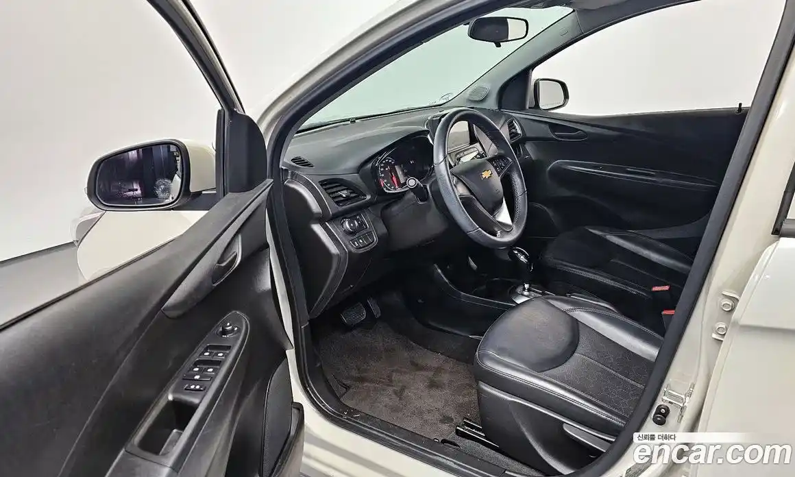 Chevrolet Spark 2016 1.0 Автомат в Москве № 105468, фото 2