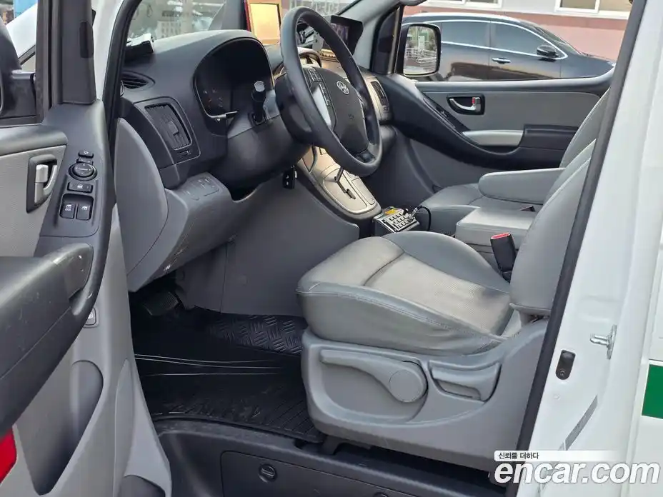 Hyundai Starex 2014 2.5 Автомат в Москве № 108403, фото 16