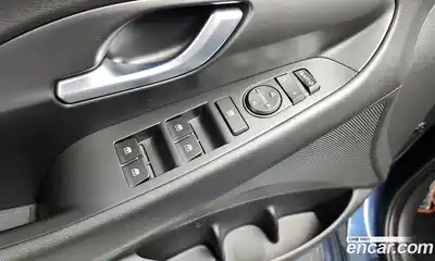 Hyundai i30 2018 1.6 Автомат в Москве № 110429, миниатюра 2