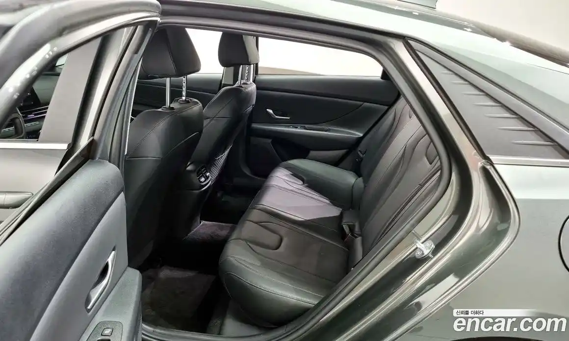 Hyundai Avante 2023 1.6 Автомат в Москве № 112084, фото 18