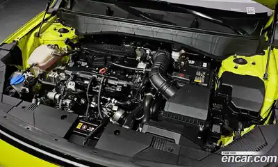 Hyundai Kona 2023 1.6 Автомат в Москве № 116027, миниатюра 11