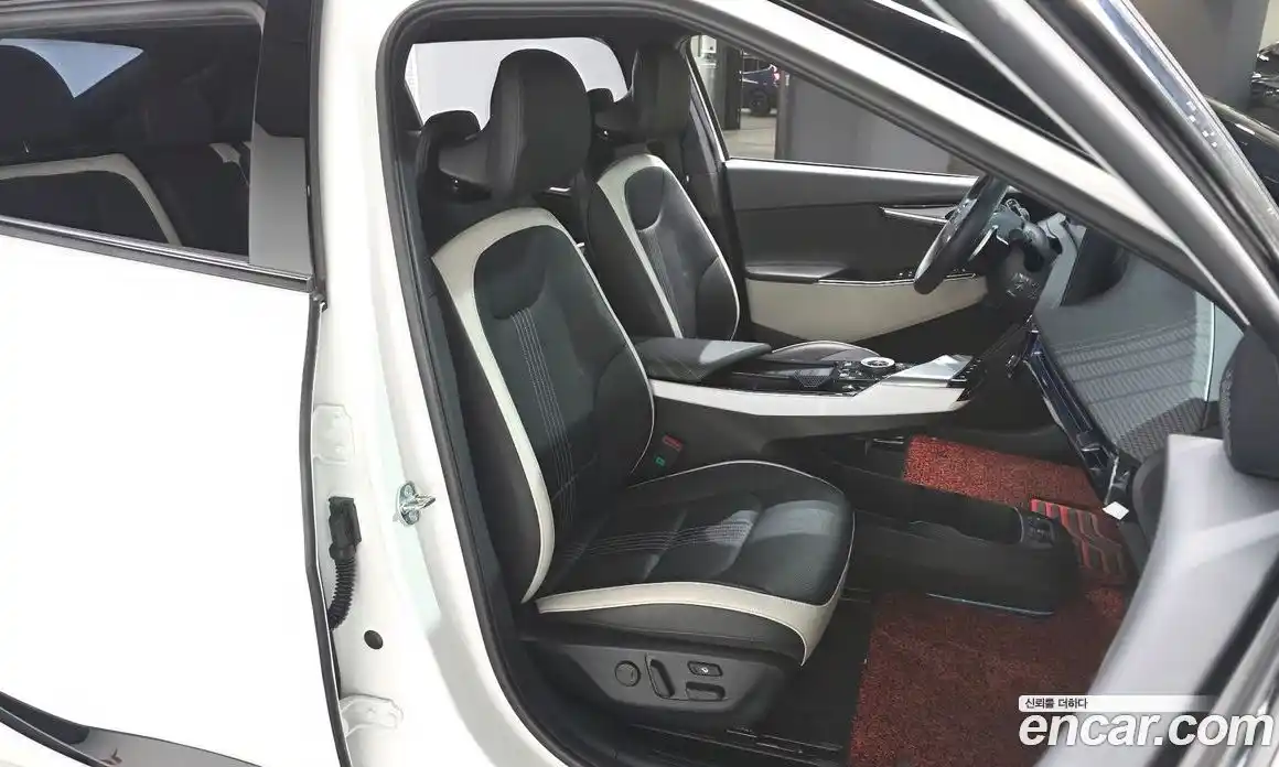 Kia EV6 2023 0.1 Автомат в Москве № 124057, фото 10