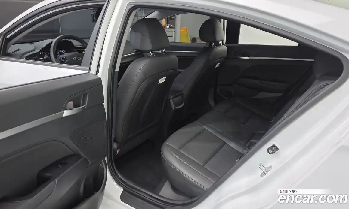 Hyundai Avante 2019 1.6 Автомат в Москве № 125366, фото 11