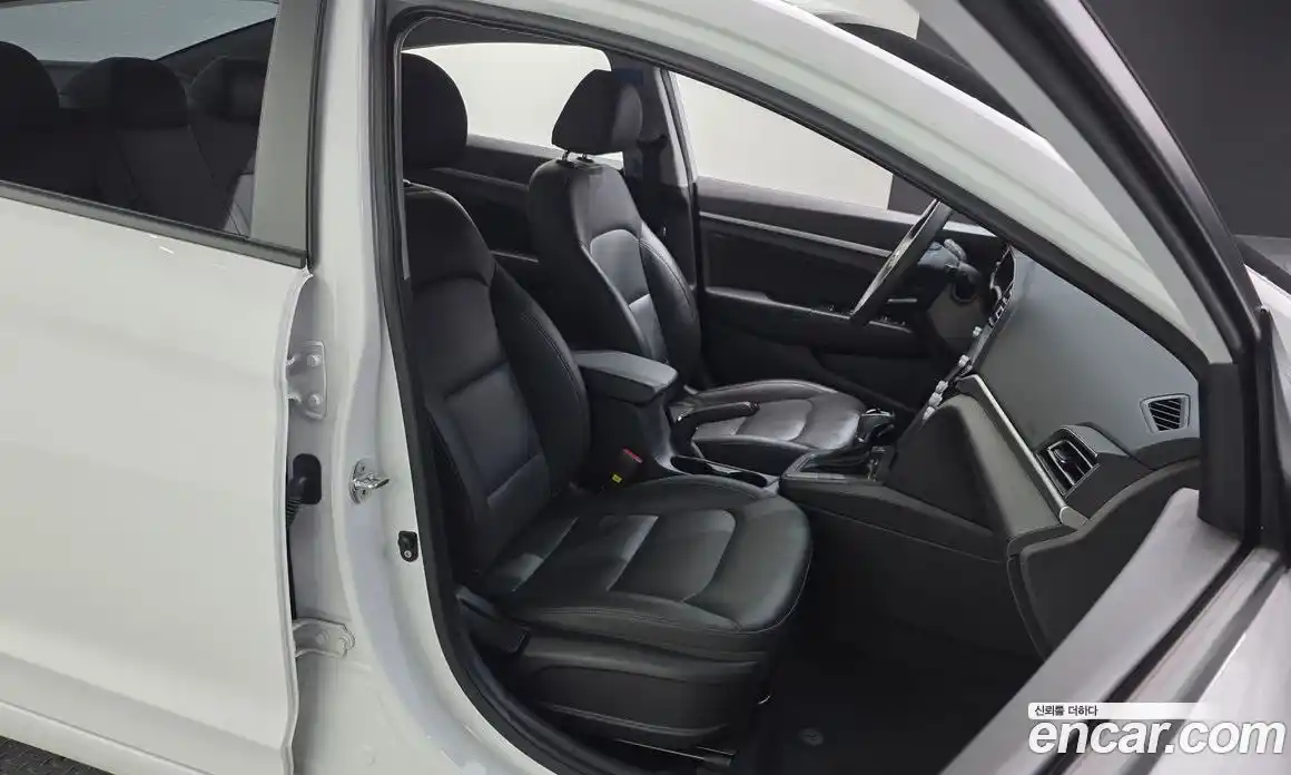 Hyundai Avante 2019 1.6 Автомат в Москве № 125366, фото 16