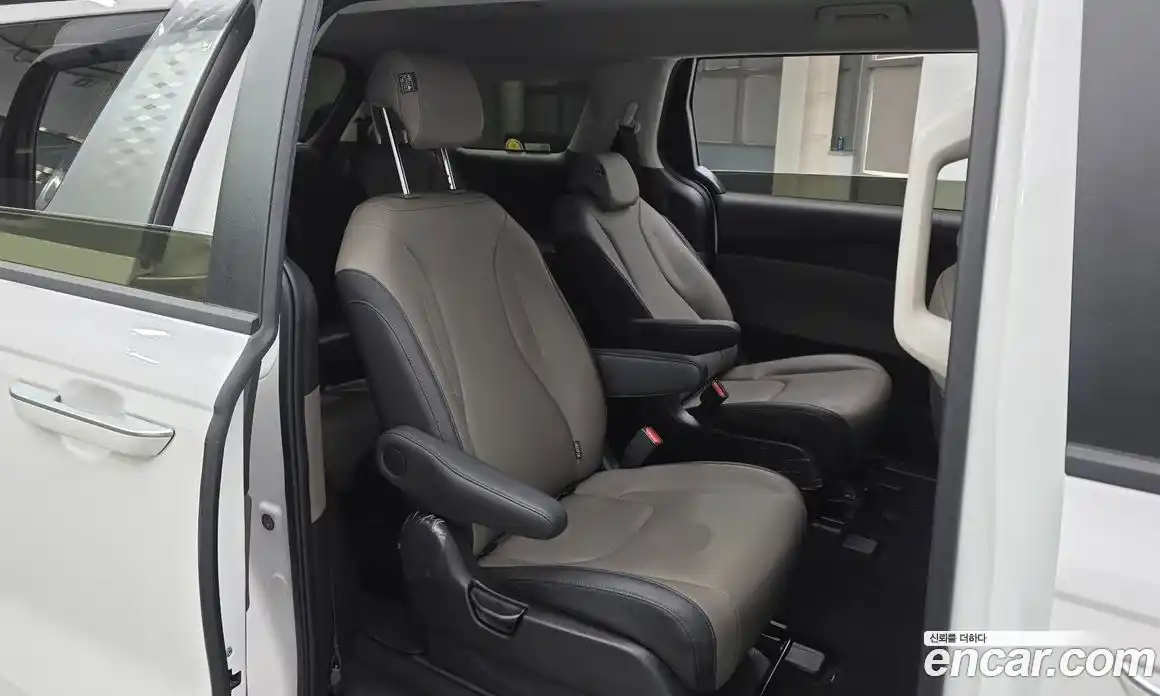 Kia Canival 2024 2.2 Автомат в Москве № 130342, фото 1