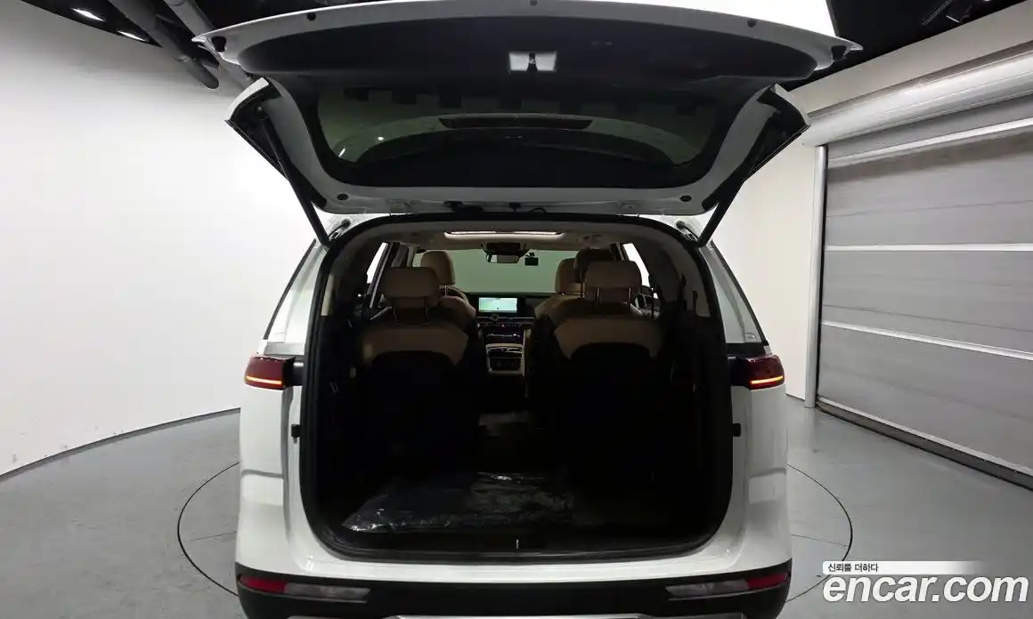 Kia Canival 2023 2.2 Автомат в Москве № 131417, фото 20