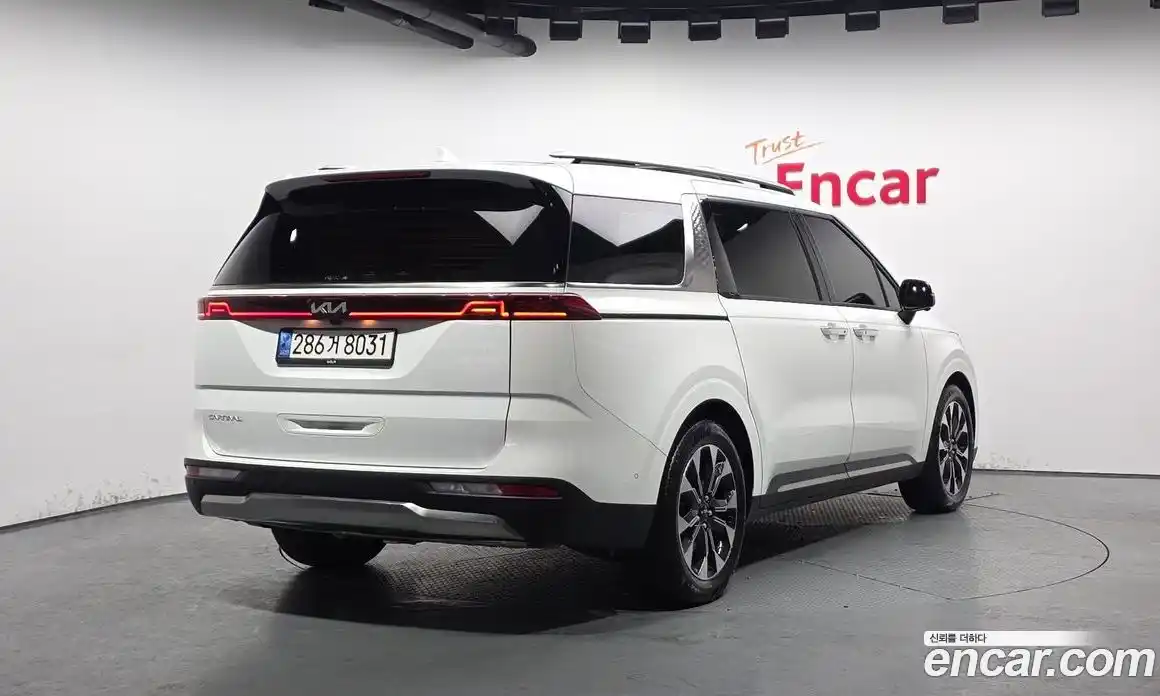 Kia Canival 2023 2.2 Автомат в Москве № 131417, фото 2