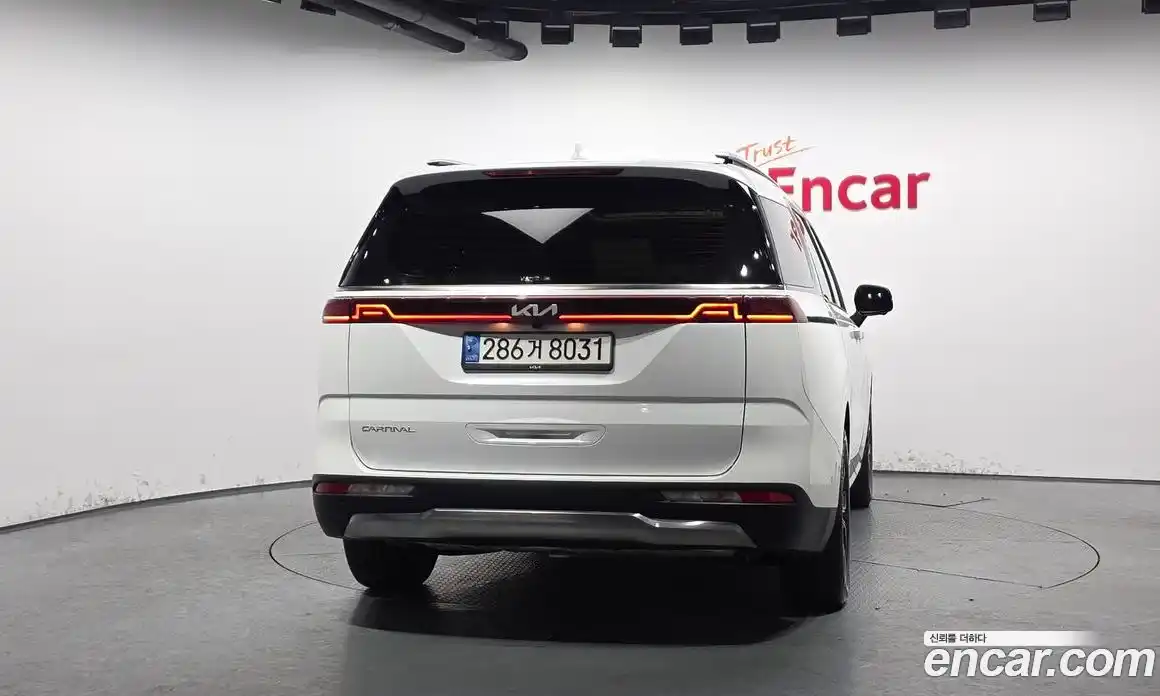 Kia Canival 2023 2.2 Автомат в Москве № 131417, фото 4