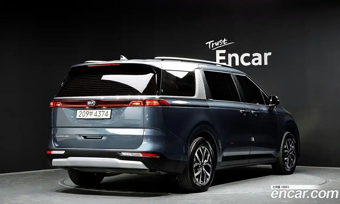 Kia Canival 2021 2.2 Автомат в Москве № 133982, фото 12