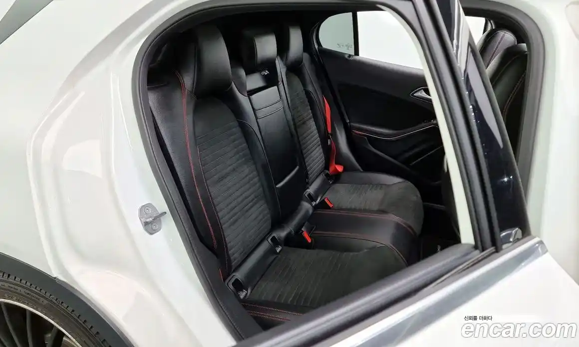 Mercedes-Benz GLA-Class 2019 2.0 Автомат в Москве № 141304, фото 12