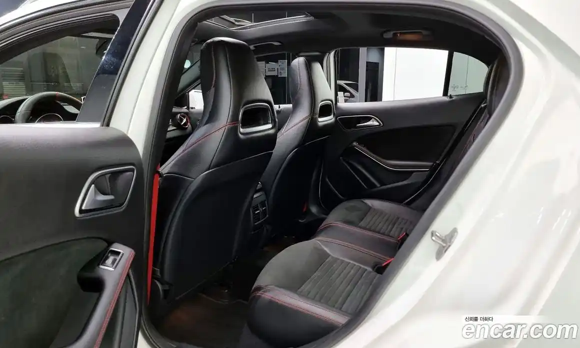 Mercedes-Benz GLA-Class 2019 2.0 Автомат в Москве № 141304, фото 13