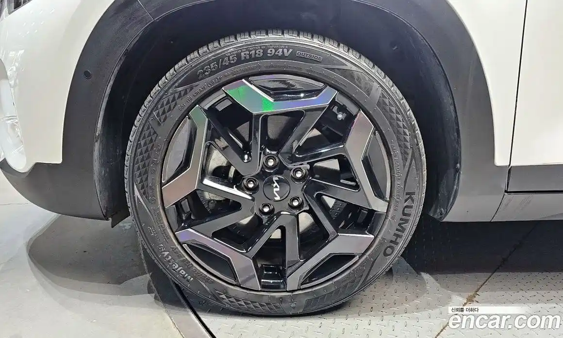 Kia Seltos 2023 1.6 Автомат в Москве № 15480, фото 5