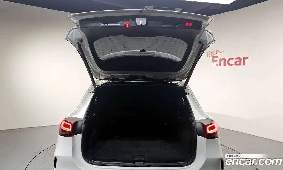 Mercedes-Benz GLA-Class 2023 2.0 Автомат в Москве № 160375, фото 19