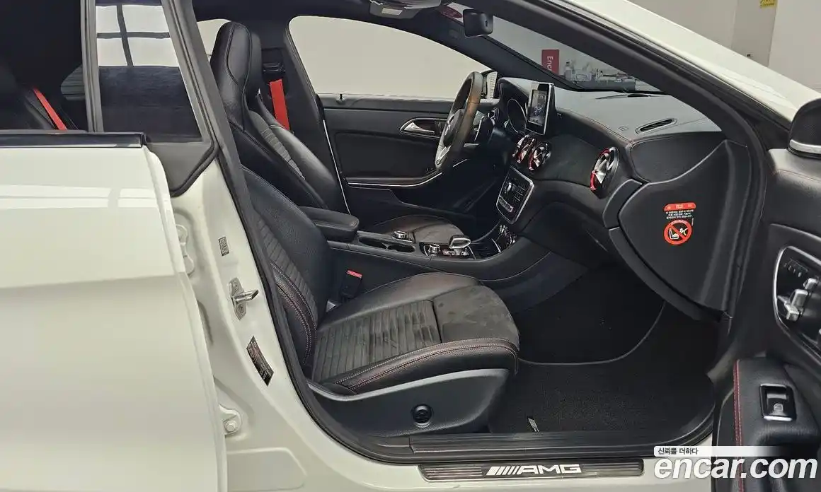 Mercedes-Benz CLA-Class 2018 2.0 Автомат в Москве № 161102, фото 17